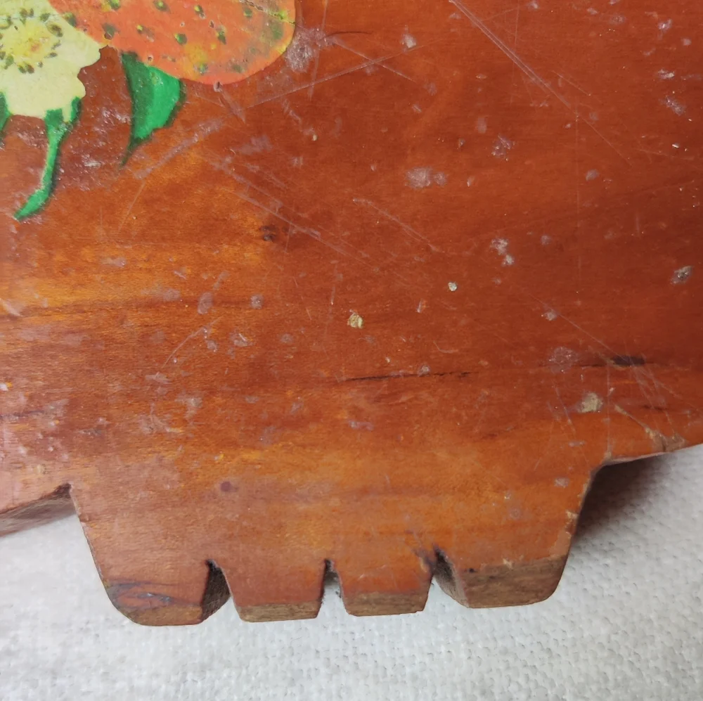 VTG Pig Shaped Cutting Board with Strawberries  14.5x7.25